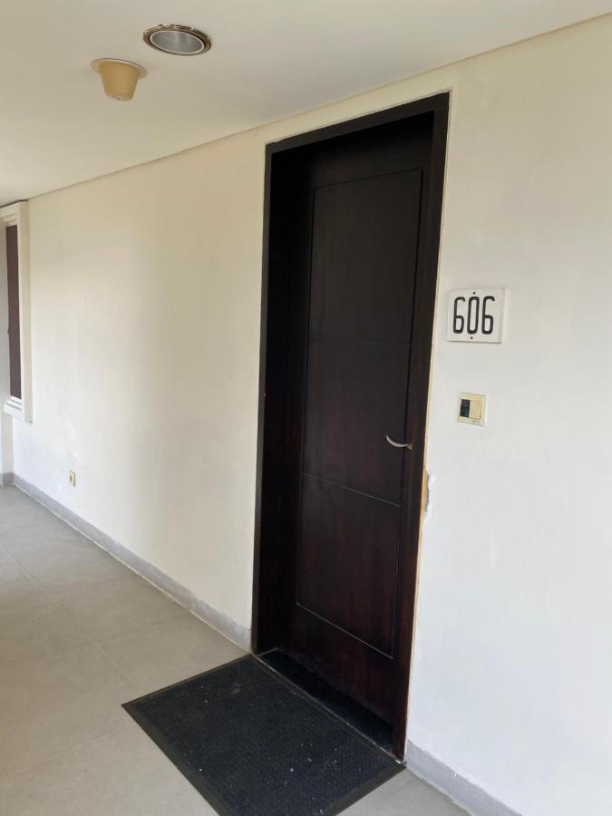 Stylish 2 Bedroom Penthouse Apt, Newly Refreshed, 50 Mbps, Pool, Gym, Resto กูตา ภายนอก รูปภาพ